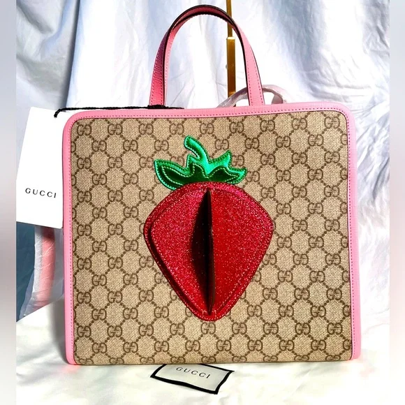 NWT GUCCI GG Supreme Strawberry Tote with Shoulder Strap - Picture 4 of 10